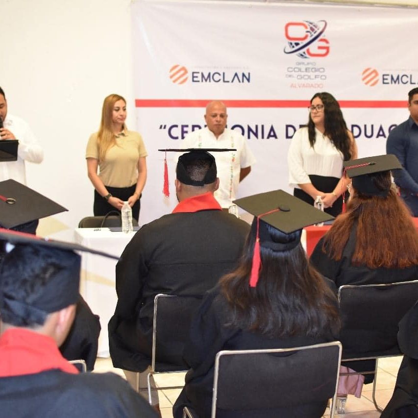 Ceremonia de graduación Emclan